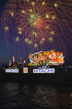 青森ねぶた祭・海上運行と花火大会　※8/6出発のみご案内